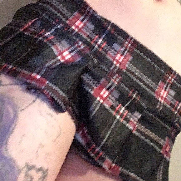 Womens black plaid mini skirt, sz M/L, be wicked - Picture 4 of 5